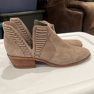 Vince Camuto Size 12 Beige Booties Western Ladies